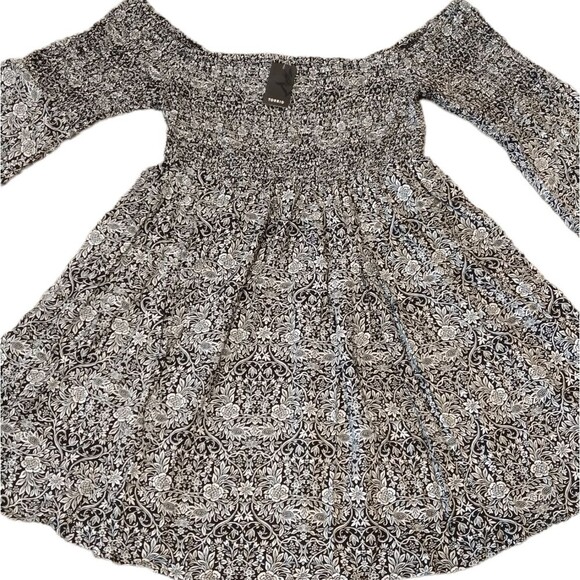 NWT 70's Inspired LCAS Abstract Smoked Bodice Bell Sleeve Dress - Picture 4 of 12